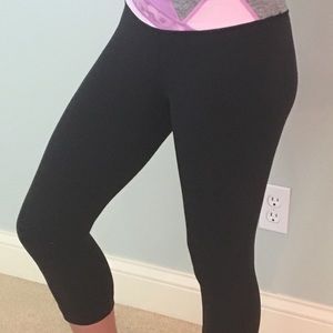 Ivivva Bottoms - Ivivva, capri leggings. Ivivva Bottoms - Ivivva, capri leggings.